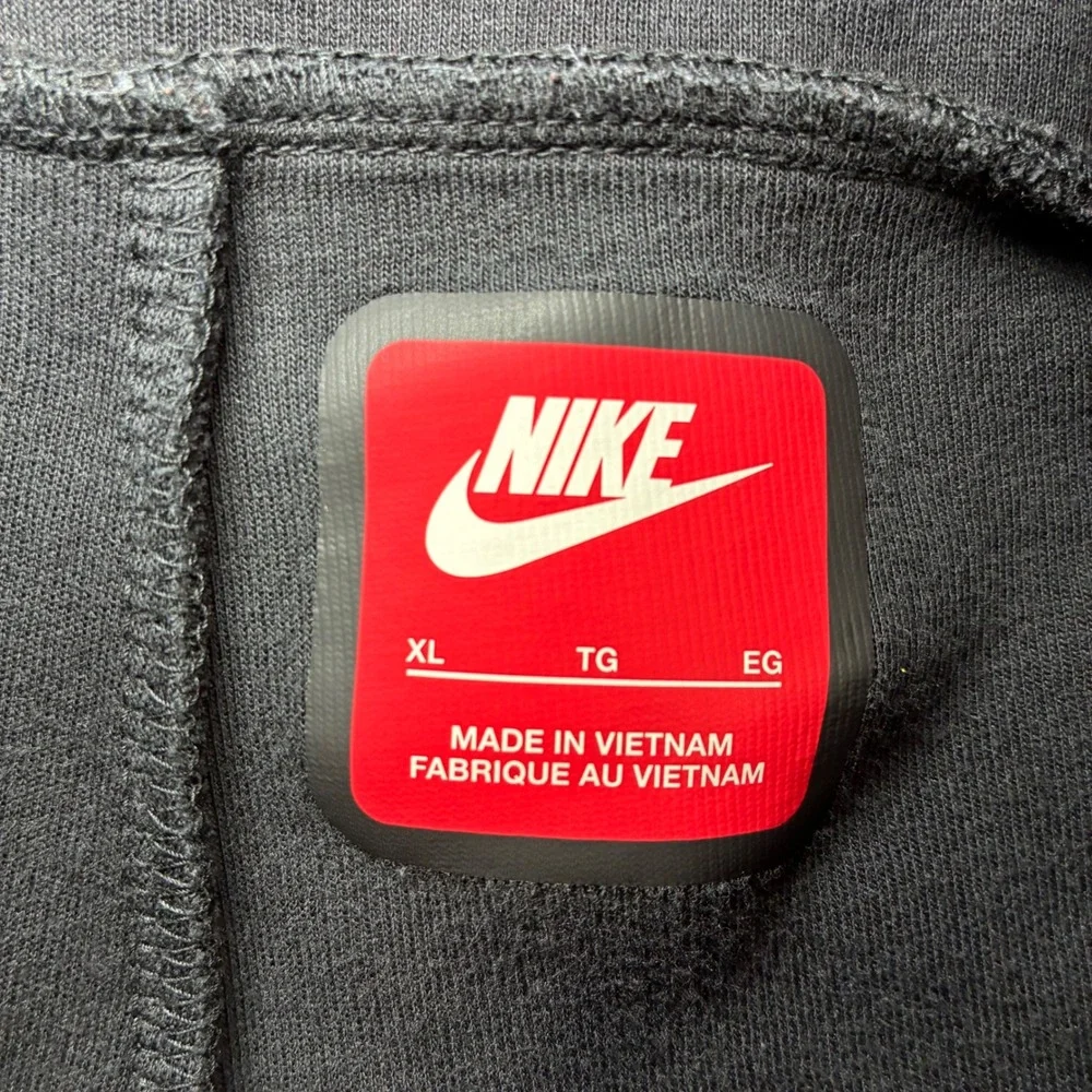 Nike Tech Fleece Jogger Pants Boys XL Black Tapered Sweatpant Stretch HV5869-010